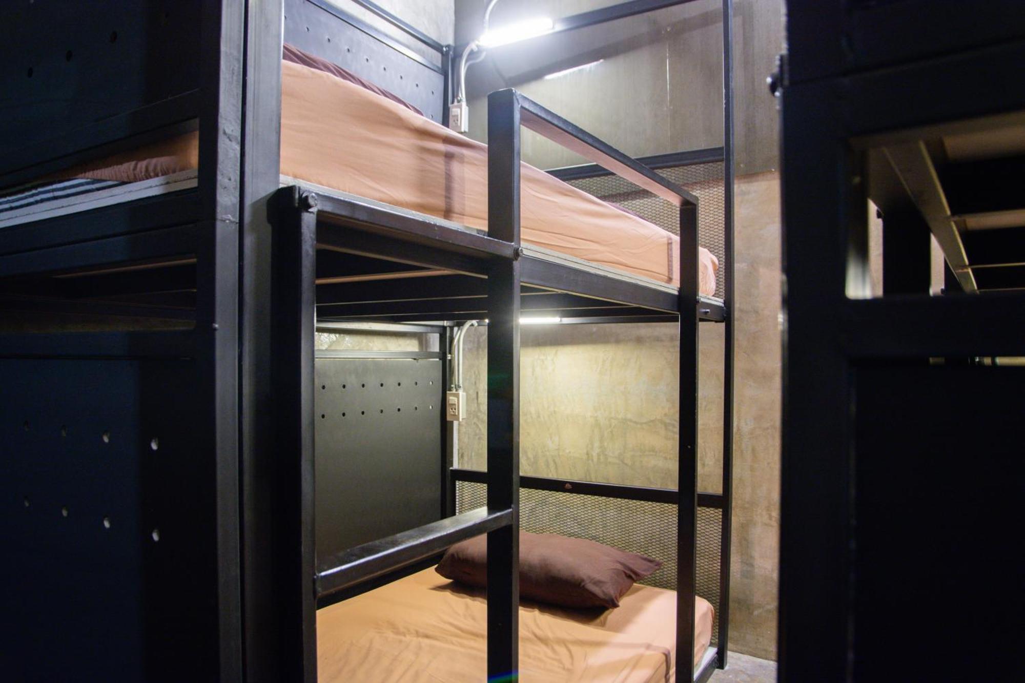Area81 Hideout Hostel Bangkok Zewnętrze zdjęcie